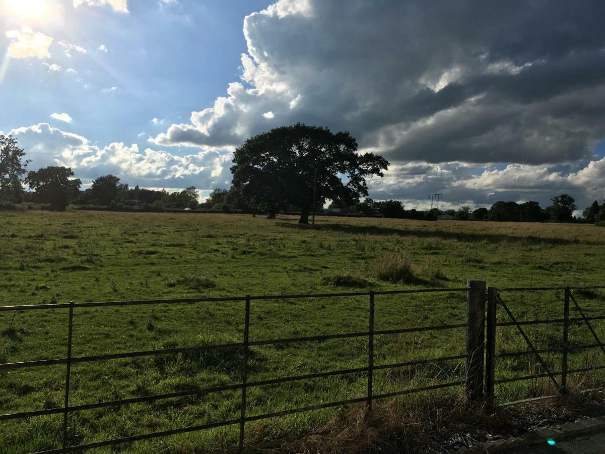 Maesbury Riverside Oswestry Exteriör bild